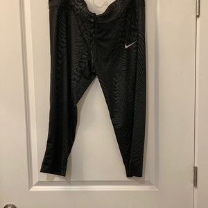 Nike Women’s Power Essential Printed Running Capris